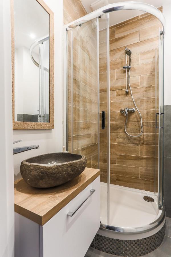 Simply Modern *